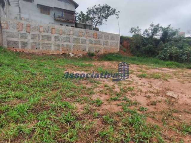 Terreno plano com 411m² em bairro prestigiado - OPORTUNIDADE!!!