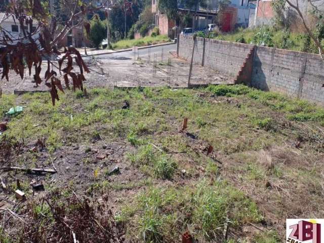 Terreno de esquina, com 474,44 mts, no bairro santa cruz, documentado .