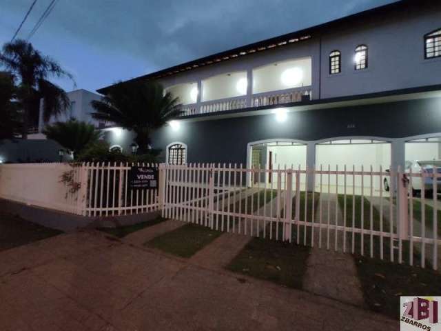 Casa de alto padrão no Condomínio Residencial Saint Claire em Boituva-SP: 4 quartos, 3 suítes, 2 salas, 4 banheiros, 7 vagas - 520 m².