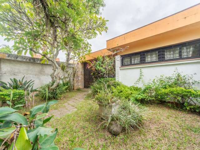 Casa com 3 quartos à venda na Avenida Pereira Passos, 307, Vila Assunção, Porto Alegre por R$ 900.000