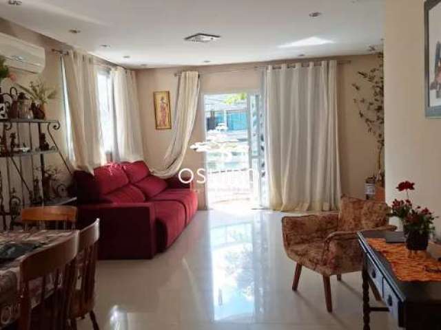 Casa para venda tem 235 m² com 4 quartos, 2 vagas e lazer por R$1.060.000 / Santos