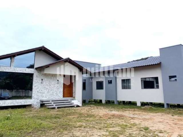 Casa com 3 quartos à venda no São Pedro, Guabiruba  por R$ 1.290.000