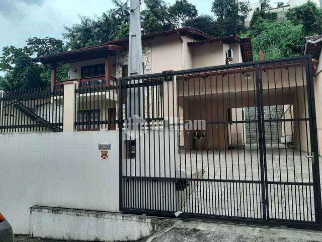 Casa com 3 quartos à venda no Primeiro de Maio, Brusque , 142 m2 por R$ 1.300.000