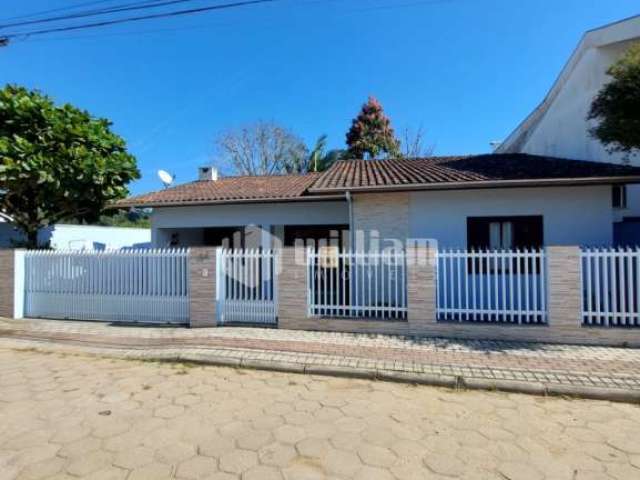 Casa com 2 quartos à venda no Azambuja, Brusque , 140 m2 por R$ 630.000