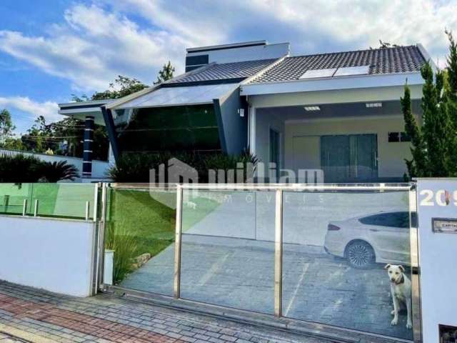 Casa com 2 quartos à venda no Centro, Guabiruba  por R$ 1.200.000