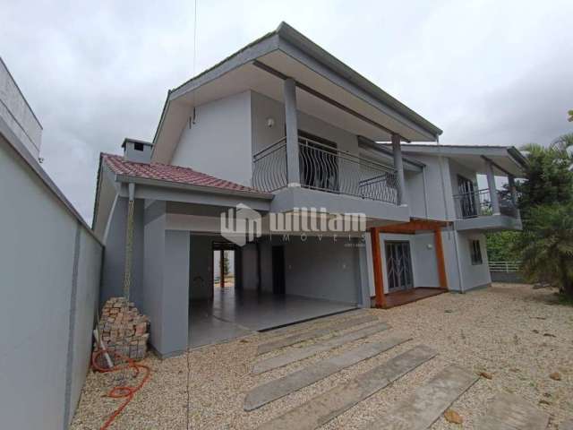 Casa com 5 quartos à venda no Dom Joaquim, Brusque , 246 m2 por R$ 899.000