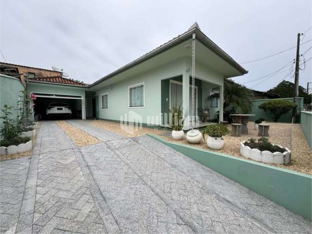 Casa com 2 quartos à venda no Santa Rita, Brusque , 119 m2 por R$ 890.000