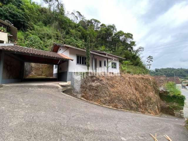 Casa com 3 quartos para alugar no Azambuja, Brusque , 124 m2 por R$ 2.250