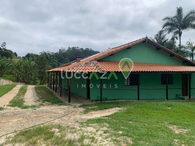 Imperdível: Sítio de luxo à venda em Jacareí-SP, Chácaras Condomínio Recanto Pássaros II - 3 quartos, 3 suítes, 3 vagas, 22.000m².