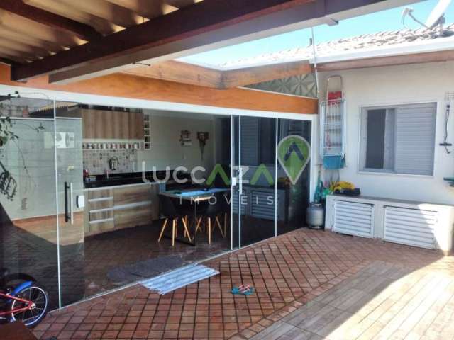 Condomínio de luxo: Casa à venda em Jacareí-SP no Jardim Marcondes, 2 quartos, 1 suíte, 1 sala, 2 vagas de garagem, 80m².