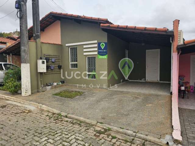 Casa em Condomínio à Venda em Jacareí-SP, Bairro Cidade Salvador! 2 Quartos, 1 Sala, 1 Banheiro, 2 Vagas de Garagem - 60m².