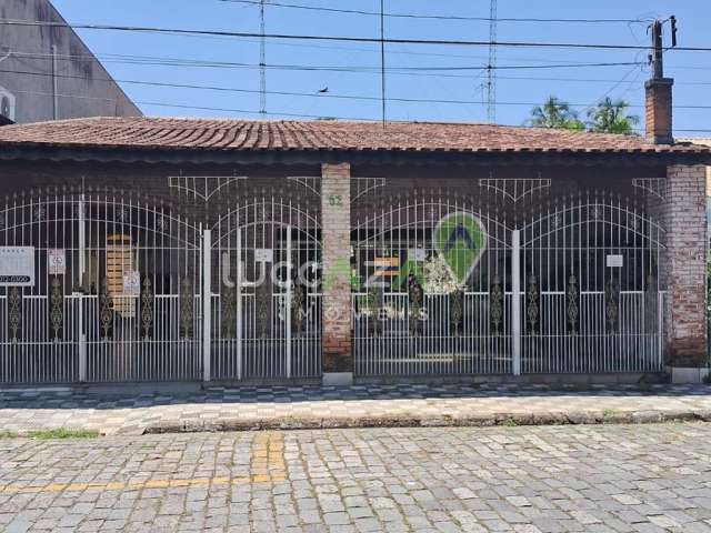 Imperdível casa de 4 quartos com suíte e vaga de garagem no Centro de Jacareí-SP! Confira já!