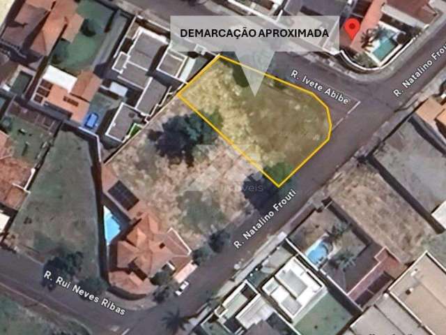 Terreno plano, de esquina, à venda no Jardim Alcântara, Londrina-Pr