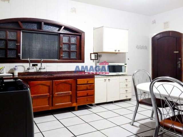 Casa com 4 quartos à venda na Cidade Jardim, Jacareí  por R$ 480.000