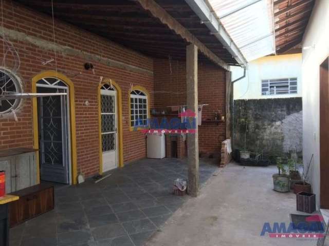 Casa com 3 quartos à venda no Jardim Califórnia, Jacareí  por R$ 480.000