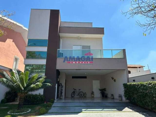 Casa em condomínio fechado com 3 quartos à venda no Jardim Crystal Park, Jacareí  por R$ 1.490.000