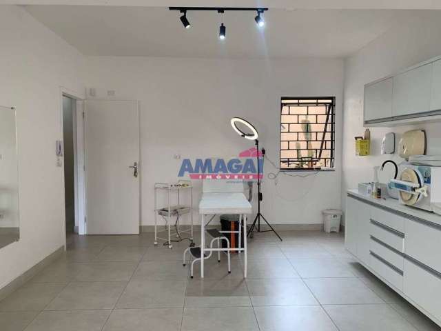 Sala comercial para alugar no Centro, Jacareí  por R$ 1.100