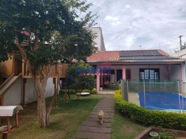 Casa com 4 quartos à venda no Jardim Terras de São João, Jacareí  por R$ 840.000