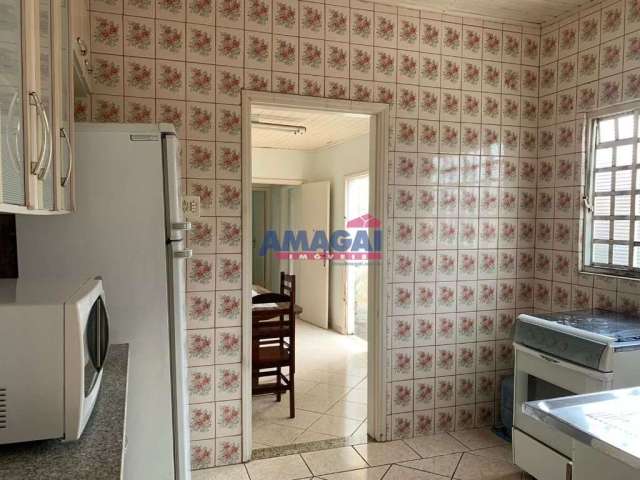 Casa com 2 quartos à venda no Jardim Bela Vista, Jacareí  por R$ 400.000