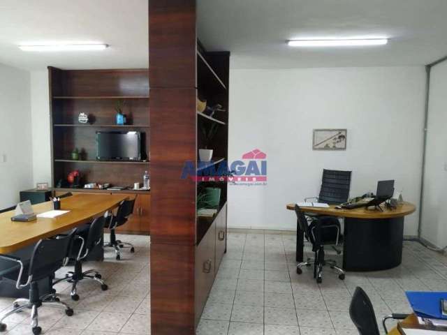 Sala comercial para alugar no Centro, Jacareí  por R$ 2.400