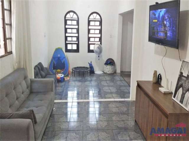 Casa com 3 quartos à venda no Jardim Paraíso, Jacareí  por R$ 280.000