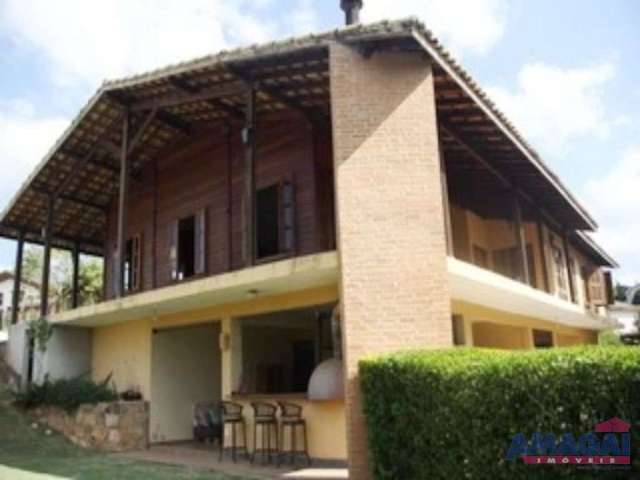 Casa em condomínio fechado com 4 quartos à venda na Fazenda Palão Alpes de Guararema, Guararema  por R$ 1.600.000