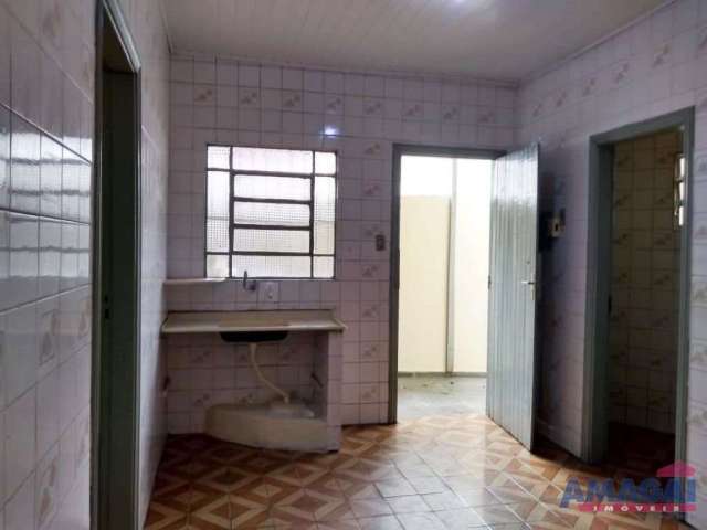 Casa com 4 quartos à venda no São João, Jacareí  por R$ 690.000