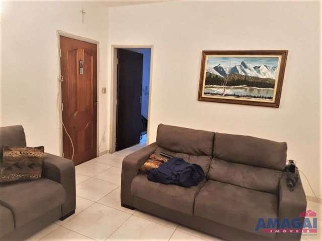 Casa com 3 quartos à venda na Vila Natal, Mogi das Cruzes  por R$ 700.000