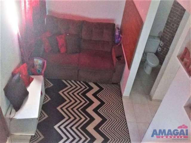 Casa em condomínio fechado com 2 quartos à venda no Jardim Mesquita, Jacareí  por R$ 270.000