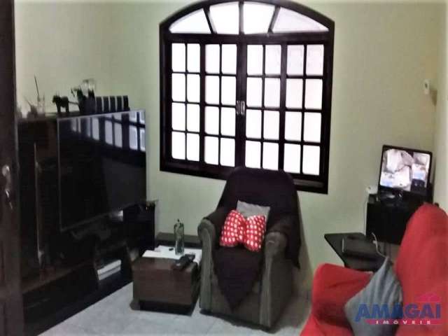 Casa com 3 quartos à venda no Jardim Maria Amélia, Jacareí  por R$ 840.000