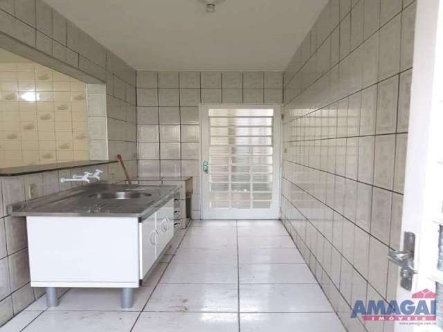 Casa com 3 quartos à venda no Parque Santo Antônio, Jacareí  por R$ 247.000