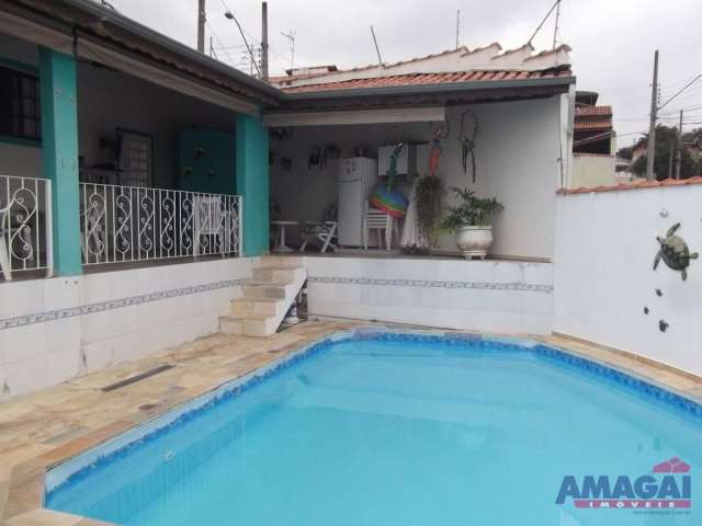 Casa com 3 quartos à venda no Jardim Terras de São João, Jacareí  por R$ 745.000