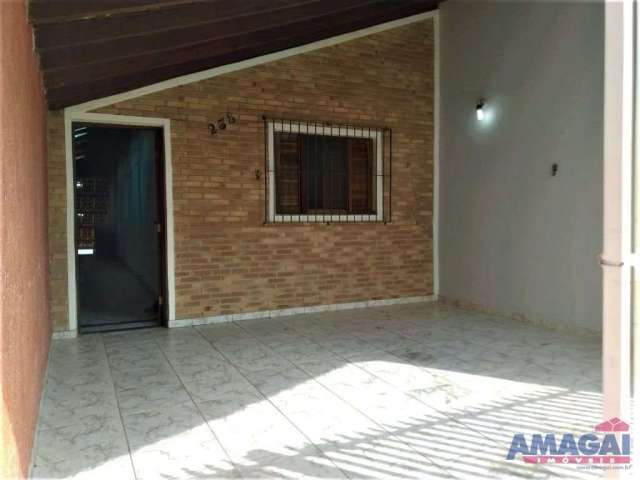 Casa com 2 quartos à venda no Jardim das Indústrias, Jacareí  por R$ 300.000