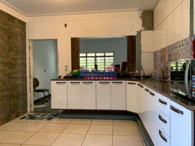 Casa com 5 quartos à venda no Jardim Flórida, Jacareí  por R$ 680.000