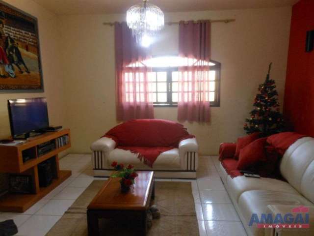 Casa com 3 quartos à venda no Jardim Luiza, Jacareí  por R$ 380.000