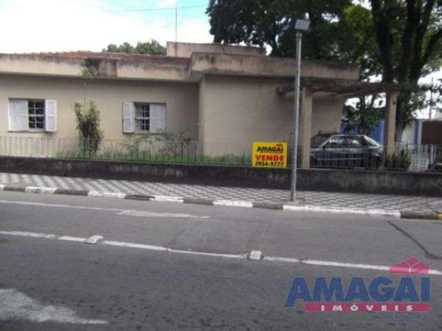 Casa com 3 quartos à venda no Centro, Jacareí  por R$ 1.500.000