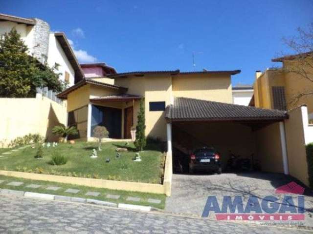 Casa em condomínio fechado com 3 quartos à venda no Jardim Coleginho, Jacareí  por R$ 1.280.000