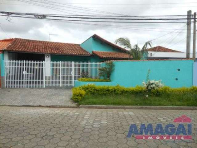 Casa com 4 quartos à venda no Jardim Flórida, Jacareí  por R$ 500.000