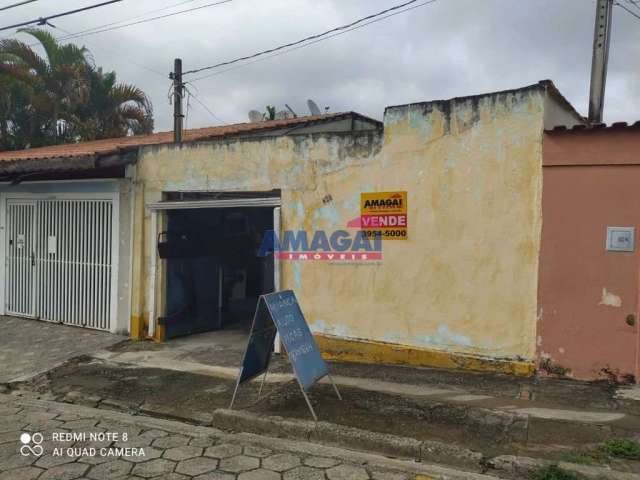 Casa com 2 quartos à venda na Vila Pinheiro, Jacareí  por R$ 190.000