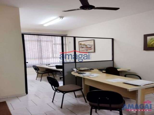 Sala comercial à venda no Jardim Pereira do Amparo, Jacareí  por R$ 160.000