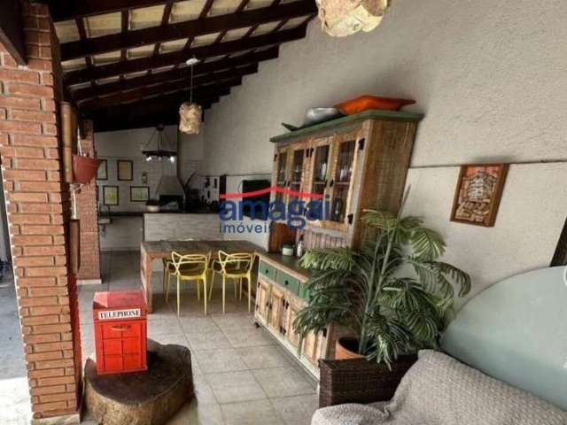 Casa em condomínio fechado com 3 quartos à venda no Condomínio Residence Club, Jacareí  por R$ 799.000