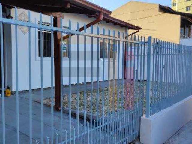 Casa com 3 quartos à venda na Rua Trajano Margarida, 257, Trindade, Florianópolis por R$ 1.500.000