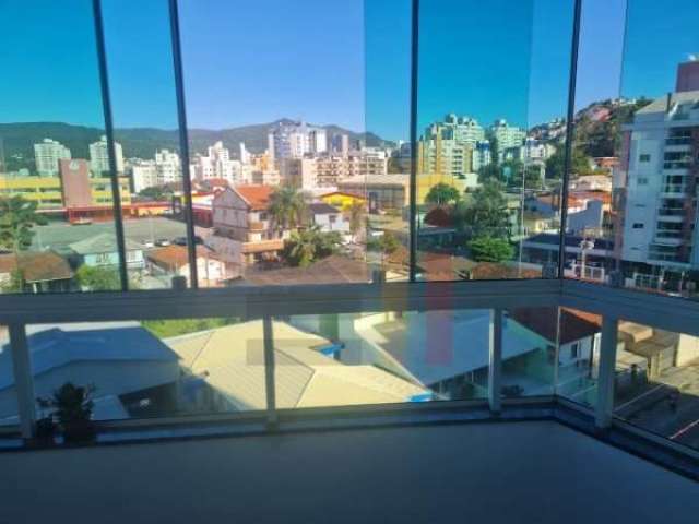 Apartamento com 3 quartos à venda na Rua Juvêncio Costa, 223, Trindade, Florianópolis por R$ 990.000