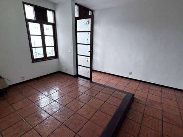 Apartamento com 2 dormitórios à venda, 80 m² por R$ 374.500,00 - São Mateus - Juiz de Fora/MG