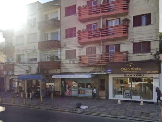 Vende prédio inteiro em terreno de 1.078 metros quadrados na Avenida azenha. Aceita dação de 50%