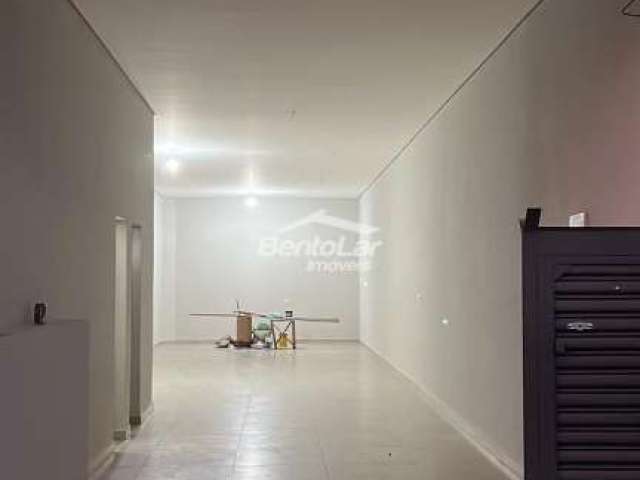 Loja 90 m² tudo novinho com banheiro, e com piso de porcelanato. R$2400,00