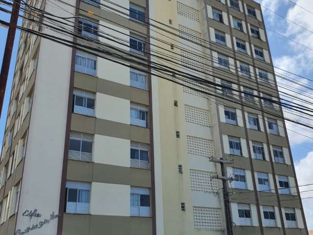 Vendo apto no Ed. Const. João Alves, posição Leste/Norte, 87m2, 3/4+dependência completa. Bairro São José,  Aracaju-SE