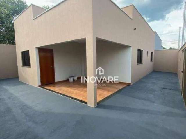 Casa com 2 dormitórios à venda, 80 m² por R$ 240.000,00 - Jardim Bandeirantes - Itumbiara/GO