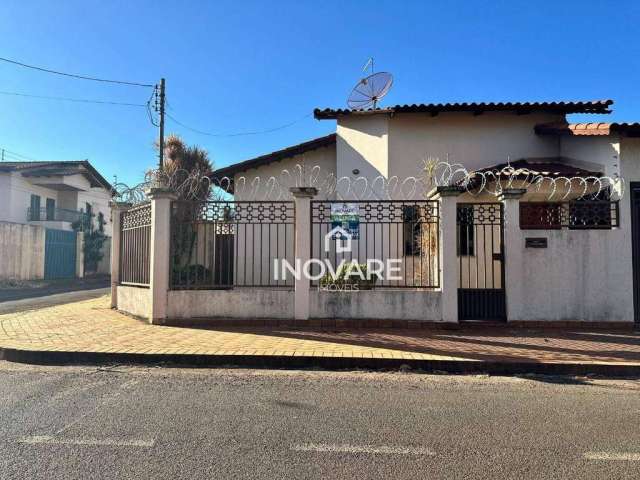 Casa com 3 dormitórios, 198 m² - venda por R$ 650.000,00 ou aluguel por R$ 3.500,00/mês - Setor Central - Itumbiara/GO