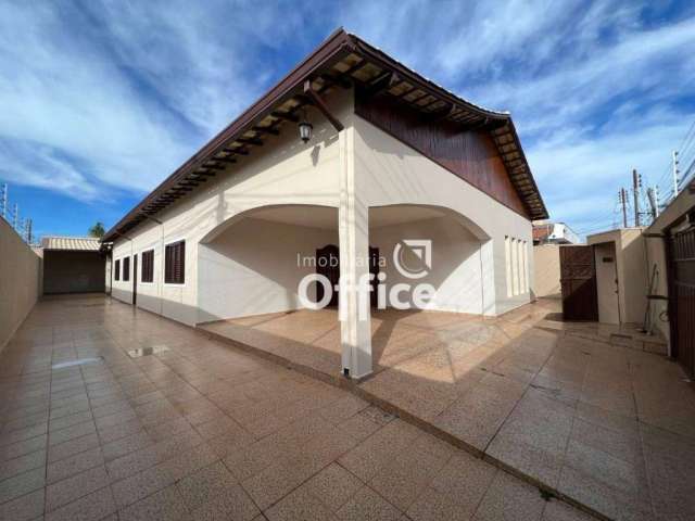 Casa com 3 dormitórios à venda, 198 m² por R$ 810.000,00 - Jardim Bandeirante - Anápolis/GO